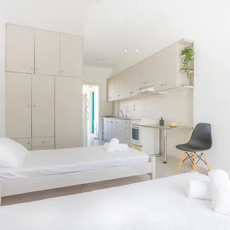 Akti Apollona Apollon (Naxos)